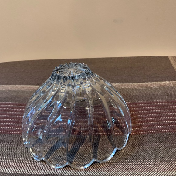 Mikasa Elegant Clear Glass Bowl - Picture 4 of 5